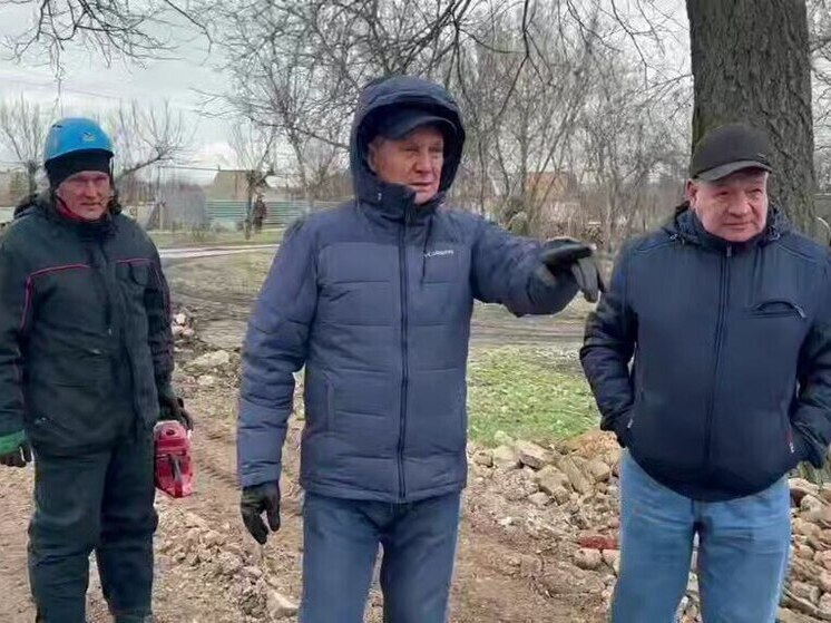 Пензенские строители приступили к ремонту артезианских скважин в Токмаке