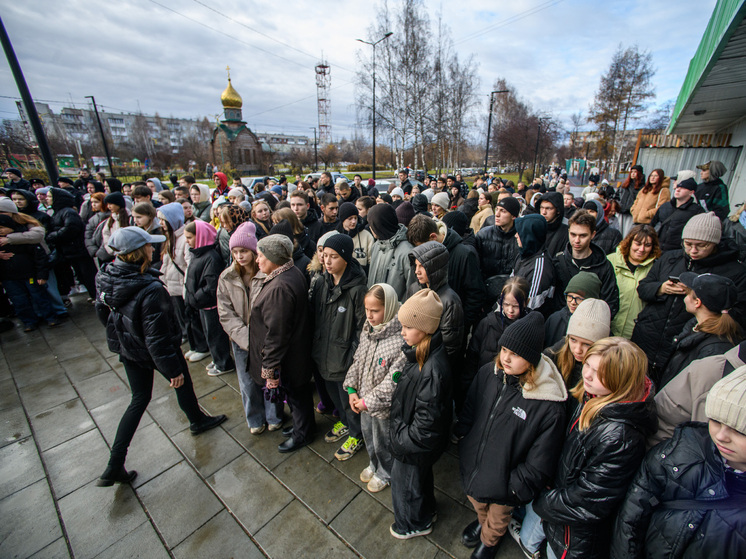 Выжившая в страшном ДТП в Ревде школьница Лиза сделала первые шаги