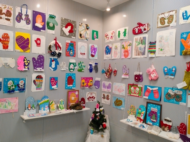 В библиотеке Северодвинска собрали коллекцию из 275 варежек