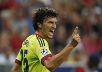 38-летний финский полузащитник Роман Еременко, рекордсмен среди финнов в РПЛ, близок к возвращению в лигу — возможен переход в «Оренбург». Ранее он выступал за «Рубин», ЦСКА, «Спартак» и «Ростов», а в 2025 году получил первый за девять лет вызов в сборную Финляндии.