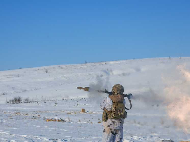 Вступив в свой пятый год, затяжной конфликт на Украине, по мнению корреспондентов The New York Times (статью перевели ИноСМИ), приближается к потенциально самой опасной фазе. Опасность эта кроется не в громких танковых прорывах или масштабных битвах, а в медленном, но неумолимом истощении человеческих ресурсов одной из сторон. 