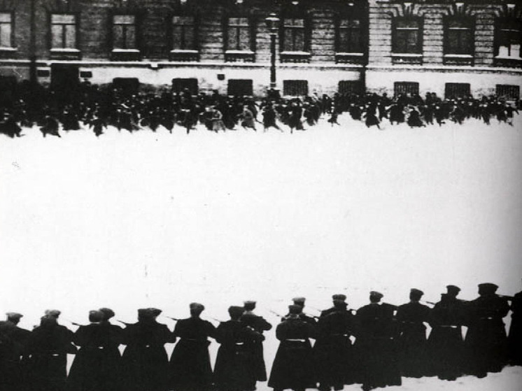 9 января: от Кровавого воскресенья до биатлона и эры смартфона