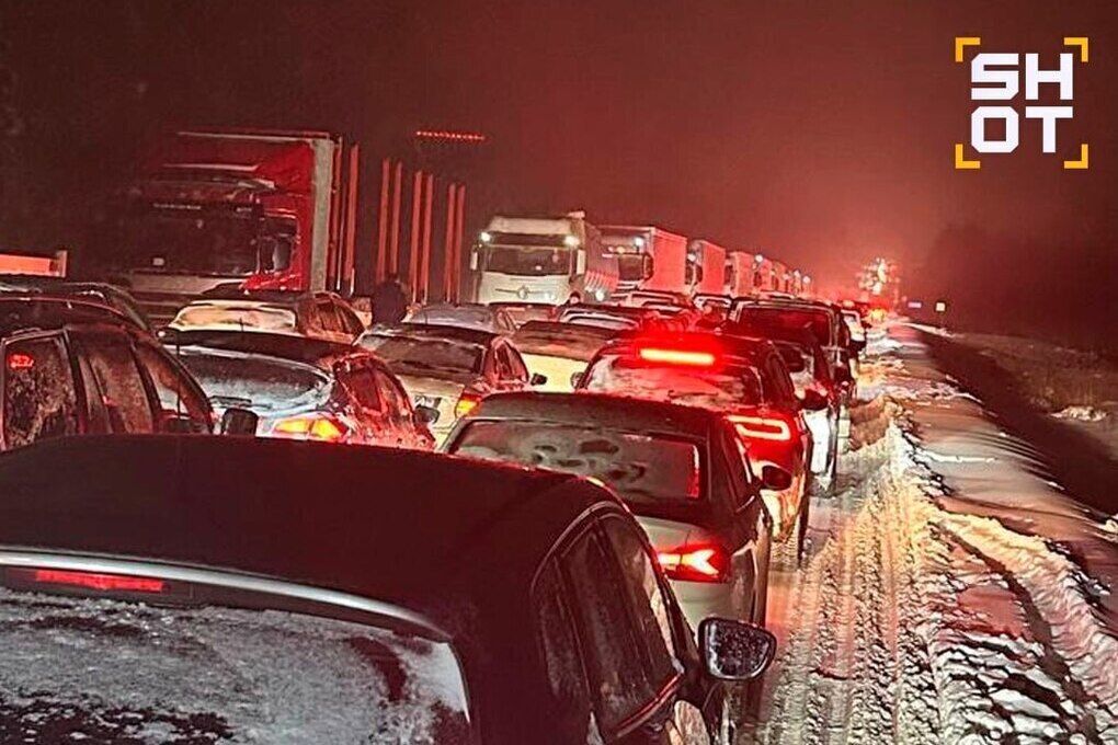 Стало известно о многокилометровой пробке на трассе М8 из-за циклона