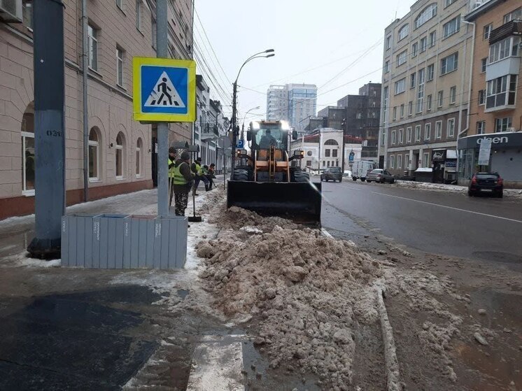 Скорое начало ремонта дорожного покрытия анонсировал мэр Воронежа