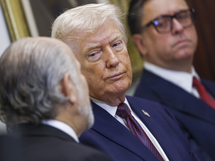 Трамп отчитал республиканцев, поддержавших в Сенате резолюцию по Венесуэле