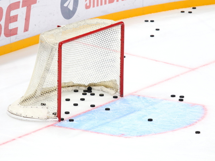 Российский хоккеист Овечкин лично поздравил канадца Стэмкоса с 600-м голом в НХЛ