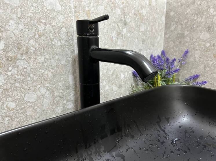 Шесть улиц Барнаула остались без воды из-за повреждения на сетях