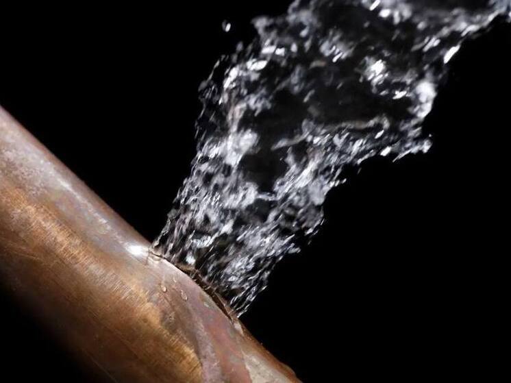 Прорыв трубы оставил без воды три дома в Панаевске