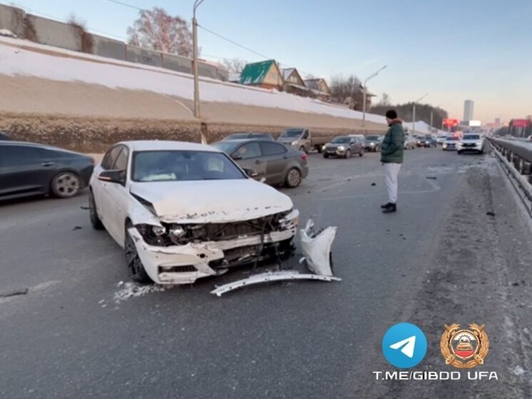 В Уфе столкнулись Kia Rio и BMW M5