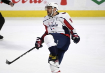 10 января 2026 года Александр Овечкин забил 916-й гол в регулярных чемпионатах НХЛ, став лучшим снайпером в истории лиги и обойдя Уэйна Гретцки. Всего у него 993 гола с учётом плей-офф. Ему остался один гол до 21-го сезона с 20+ шайбами.