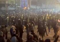 В Иране вспыхивают новые протесты - в то время, как верховный лидер сигнализирует о предстоящих репрессиях