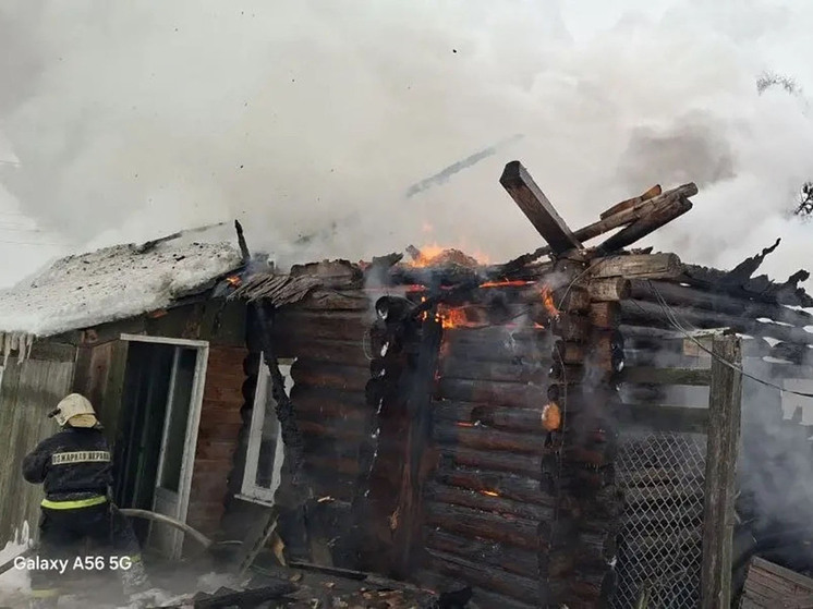 В Пестовском округе сгорел жилой дом