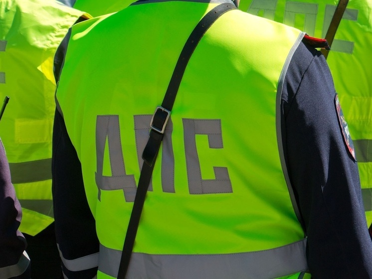 Полный пассажиров автобус сломался на трассе в Челябинской области