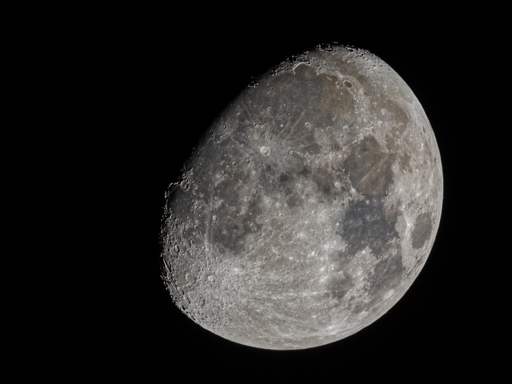 Учёные: Луна постепенно удаляется от Земли, увеличивая продолжительность дня