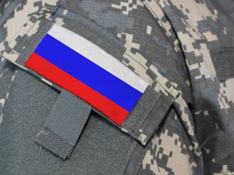 Школьники Салехарда помогли сплести маскировочные сети для участников СВО