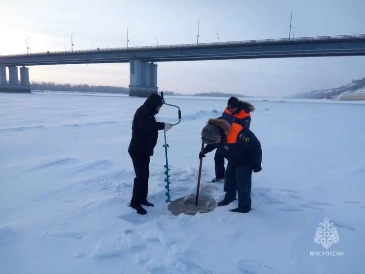 МЧС: толщина льда на Оби в Барнауле позволяет обустроить крещенскую купель
