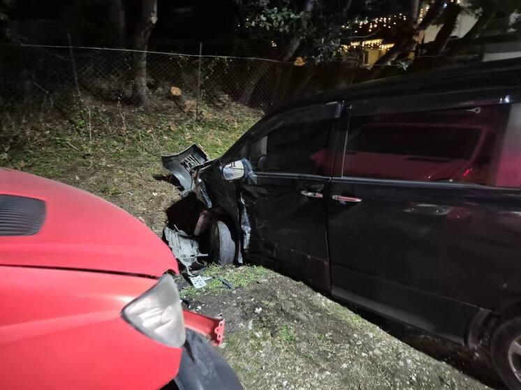 41-летний житель областного центра прибыл с супругой и детьми в республику 4 января, планировал уехать 6-го числа, но до сих пор остается за границей