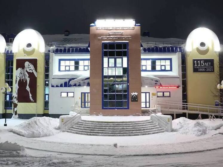 Привезенная в ЯНАО коллекция авангарда впервые покинула музей Ростовского кремля