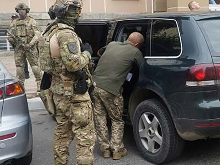 Военкомы охотятся на людей, жители – на военкомов