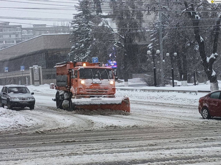 Тулякам рассказали, как коммунальщики борются с последствиями снежного циклона