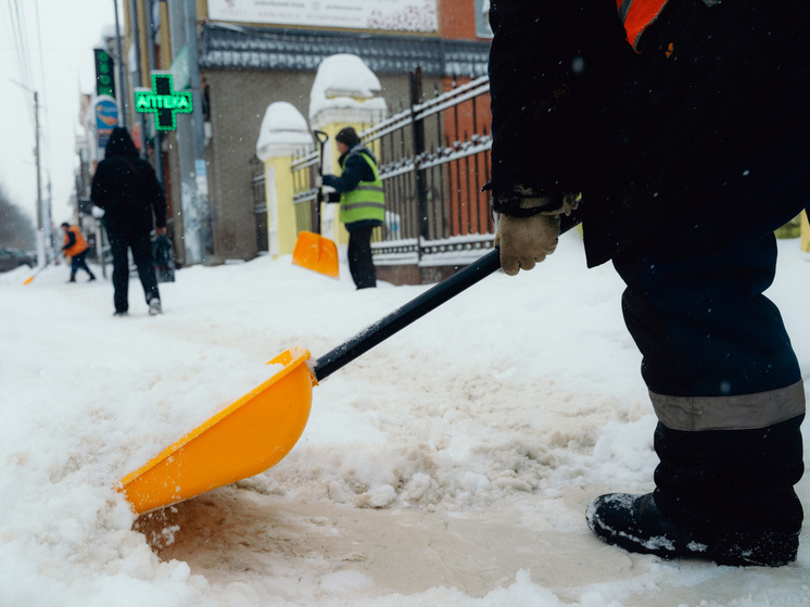 Более полутора тысяч кубометров снега вывезли за ночь с улиц Твери