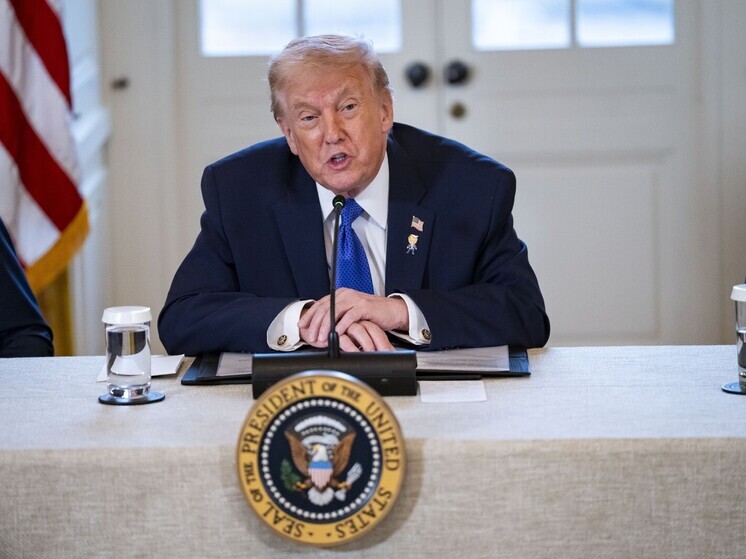 Процент под контроль: Трамп защитил заемщиков от высоких ставок по кредиткам