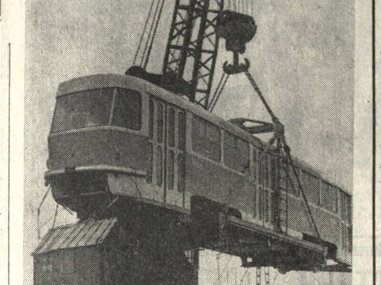 Архивная газета 53-летней давности показала, как в Калининград привозили трамваи