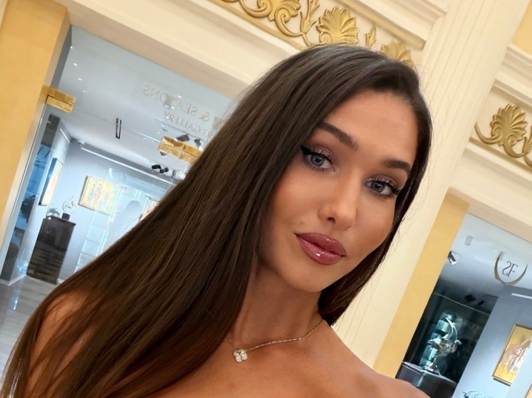 Российская теннисистка Виталия Дьяченко встретила Новый год в Дубае. 35-летняя спортсменка показала смелый наряд, в котором щеголяла в праздничные дни.