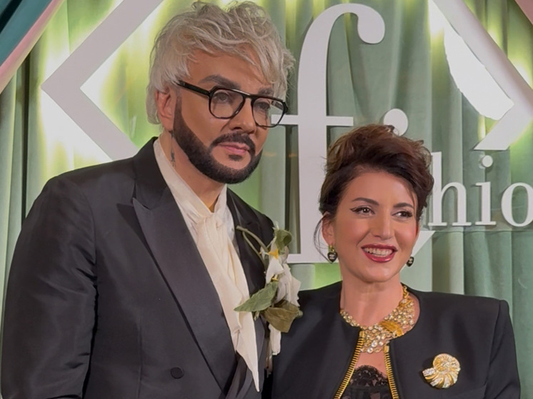 Жасмин удивила Киркорова своим желанием: «Хочу отжать его сумку»