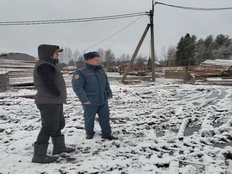 В Тихвинском районе проверили пожарную безопасность на местном предприятии