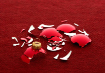 Длинные новогодние каникулы, появившиеся в нашей стране в 2005 году, традиционно становятся темой очень жарких дискуссий между сторонниками и противниками