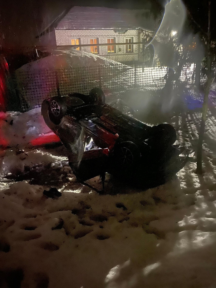 Под Ливнами в ночном ДТП пострадали двое молодых парней