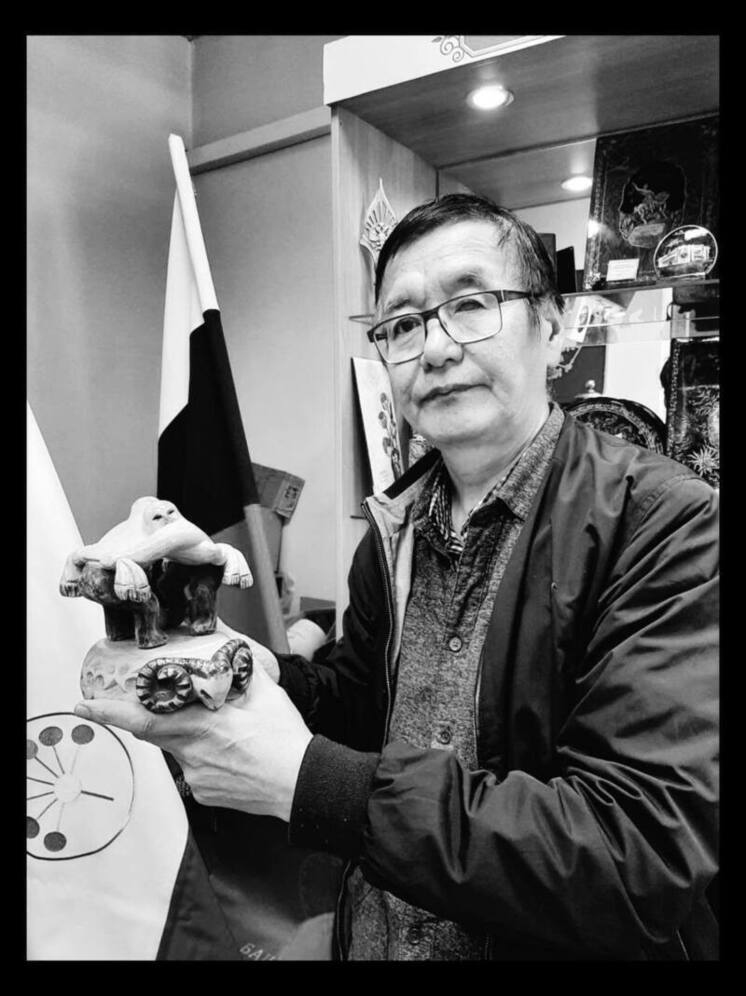 Ушёл из жизни известный якутский журналист и общественный деятель Иван Ушницкий