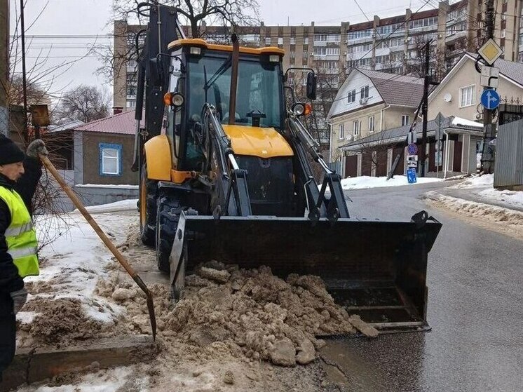 Более 170 единиц техники убирали Воронеж 10 января