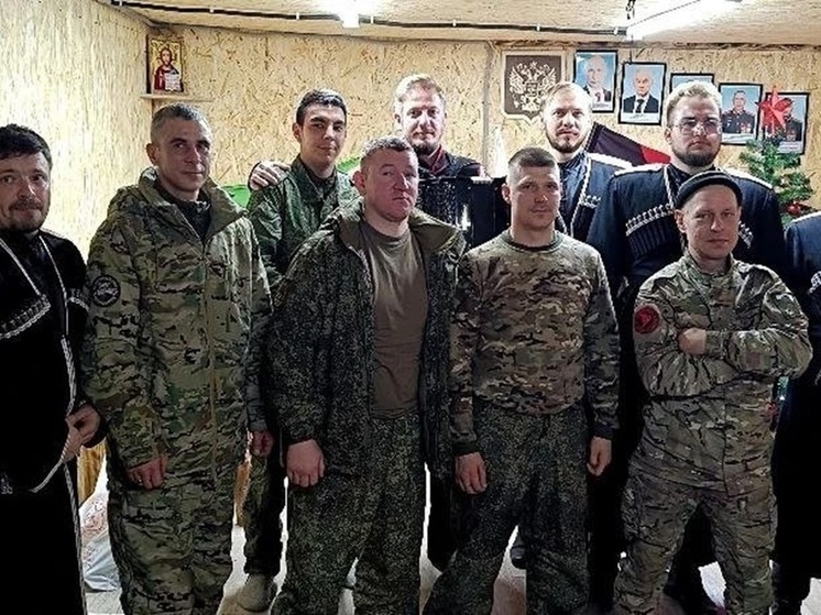 Кубанский казачий хор дал концерт для военных на передовой на Донбассе