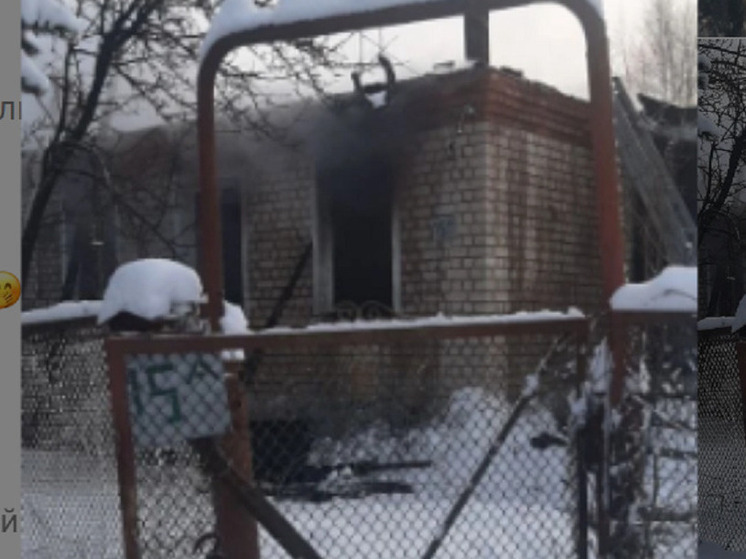 В Ярославской области сгорел двухквартирный жилой дом.