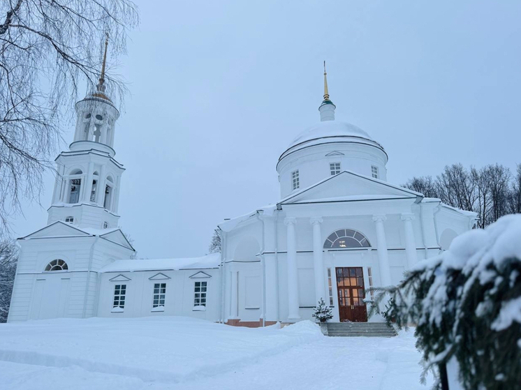 Митрополит Исидор совершил вечернее богослужение в храме деревни Рай