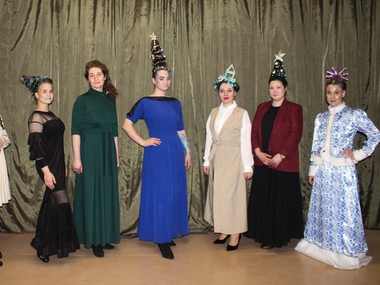 Конкурс елочных игрушек и праздничных причесок прошел в нижнетагильской ИК