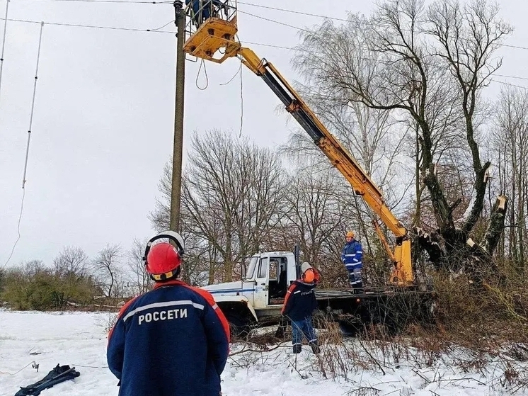Орловские энергетики полностью устранили последствия циклона «Фрэнсис»