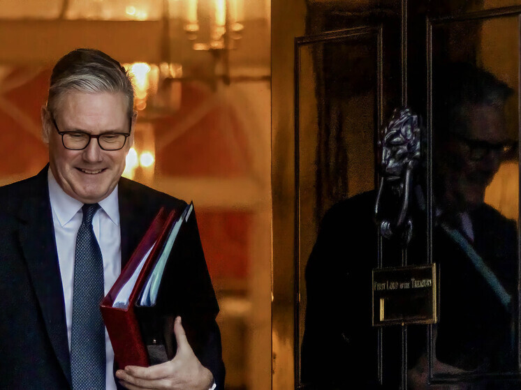 Стармер может отправить войска в Гренландию после угроз Трампа