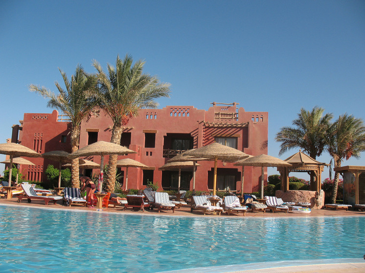 Аборигены самых популярных у россиян курортов уверяют, что за последние годы отпускницы из России сильно изменились