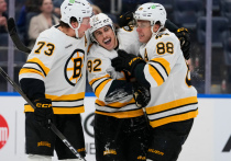 Главными героями прошедшего игрового дня в Национальной хоккейной лиги стали российские нападающие Марат Хуснутдинов и Никита Кучеров