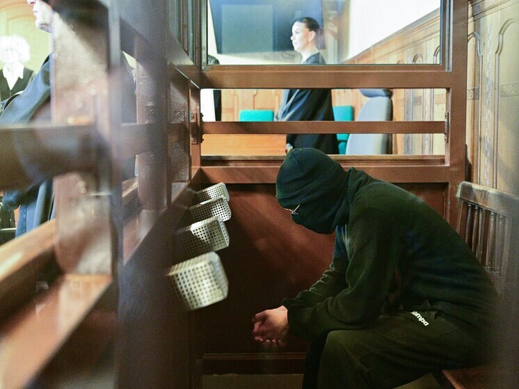  Вырвал телефон и заставил удалить видео: мужчина с ножом напал на сотрудника ПВЗ в Ульяновске