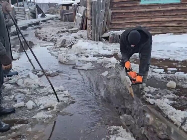 В Заиграевском районе Бурятии ведутся ледорезные работы