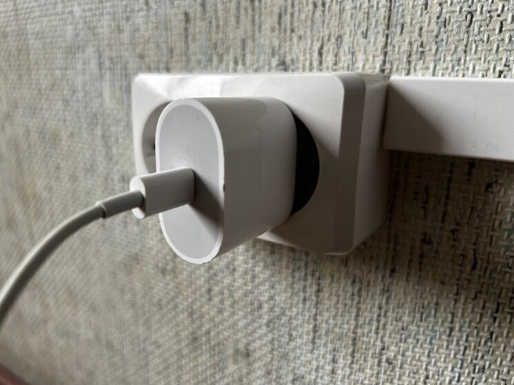 Белгородцам напомнили правила безопасной зарядки гаджетов