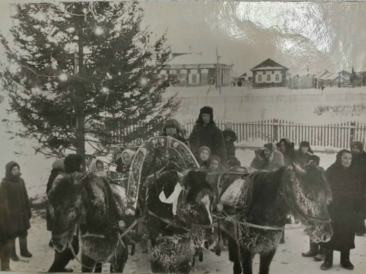 В архивах Кабанского района Бурятии нашли редкое фото праздничной тройки