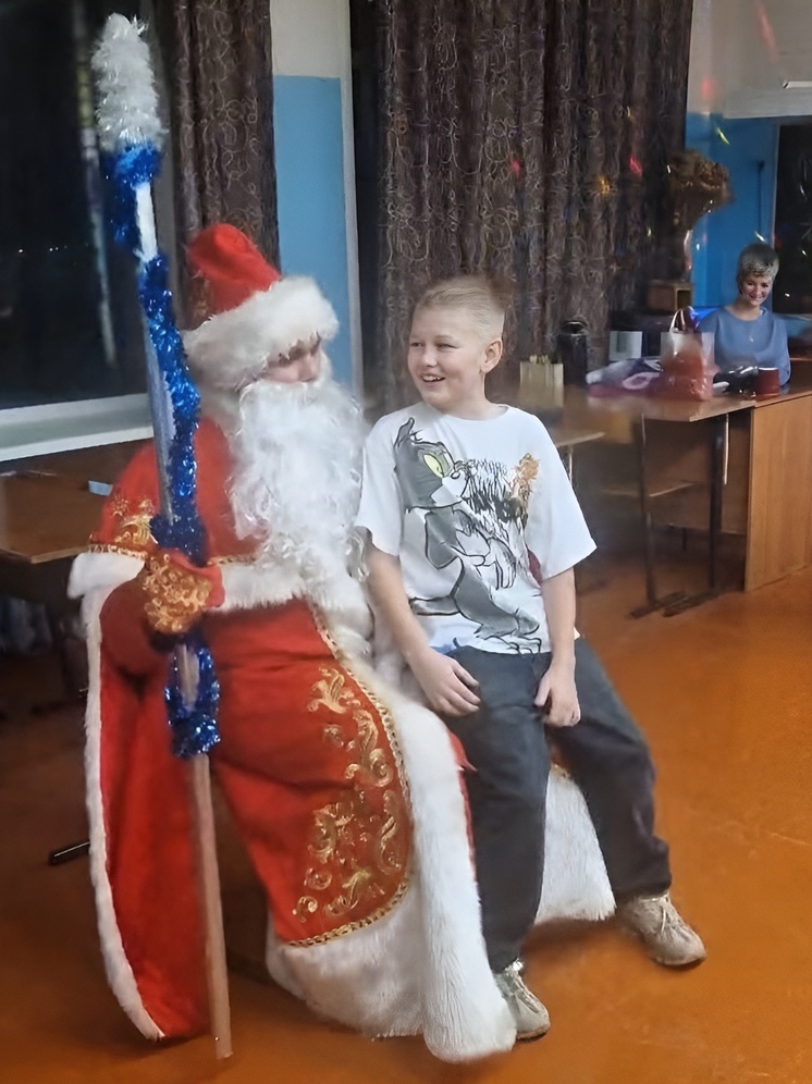 Следователь поздравил учащихся коношской школы с Новогодними праздниками