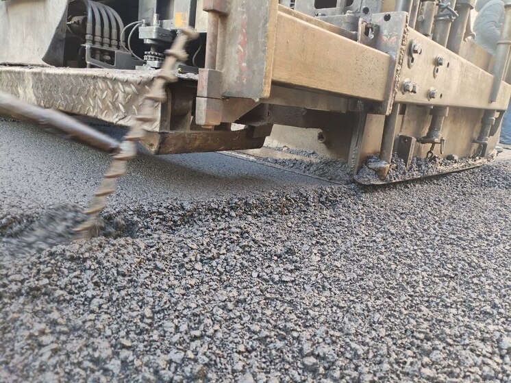 Лаборанты Петербурга исследовали более 1600 проб асфальта