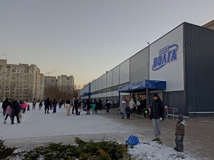 Каток на стадионе «Волга» в Саратове снова открылся