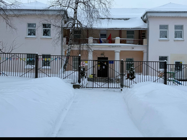 Александр Новиков сообщил о завершении расчистки территорий большинства социальных учреждений Смоленска